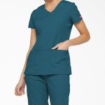 Women's EDS Signature V-Neck Scrub Top