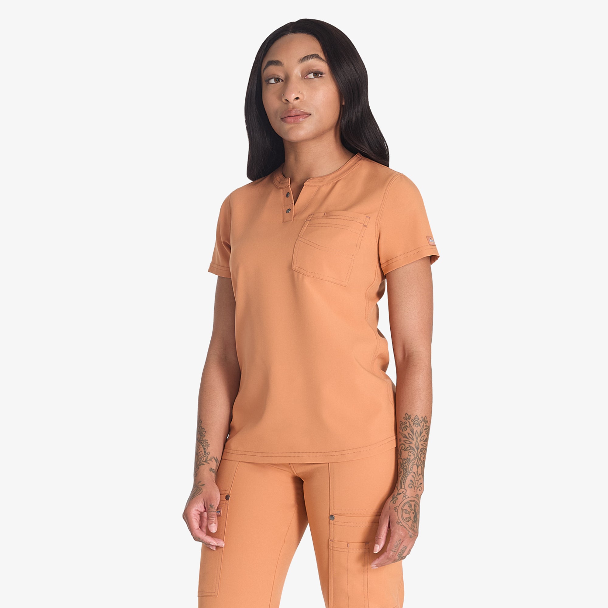 Women's EDS NXT Henley Scrub Top - 图片 3