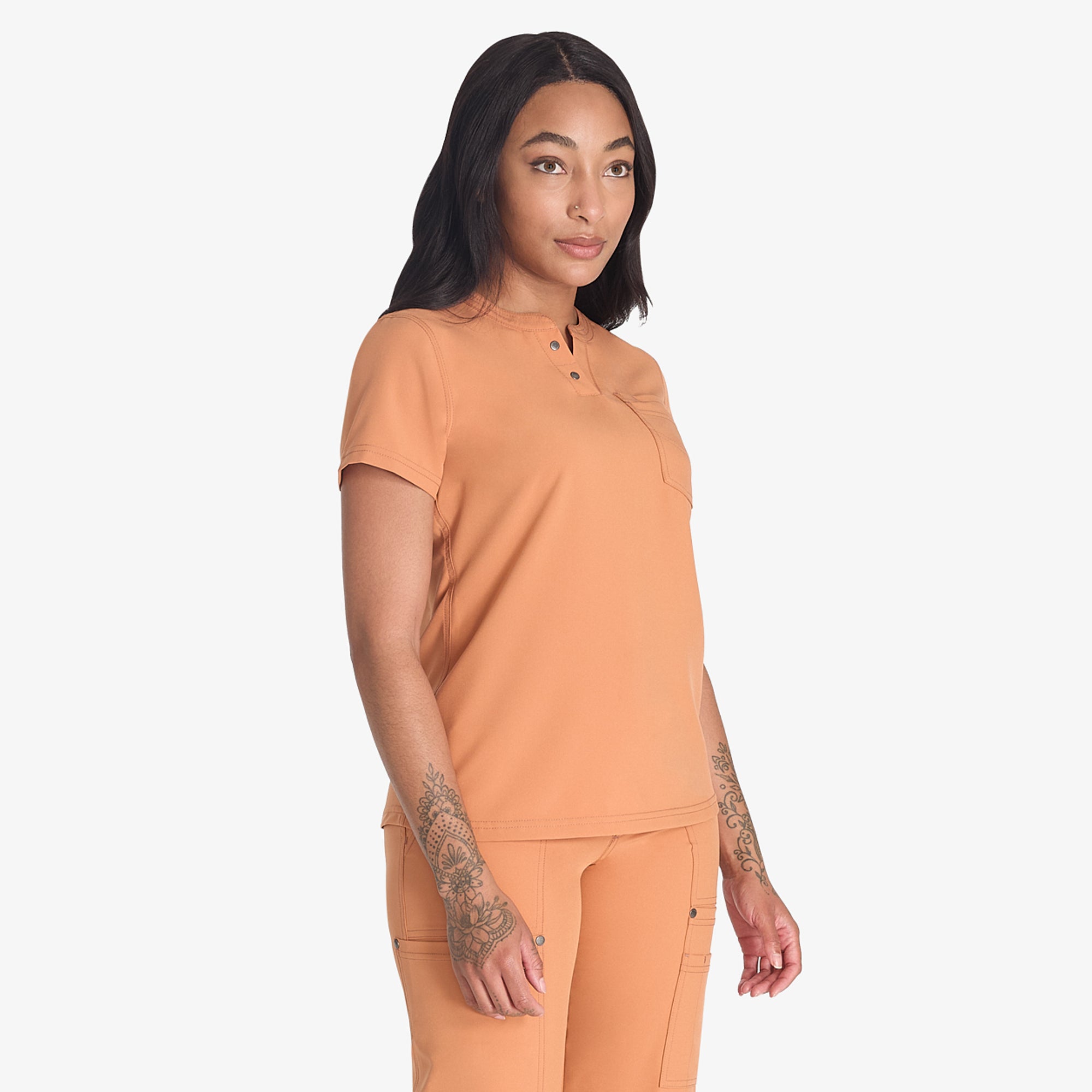 Women's EDS NXT Henley Scrub Top - 图片 4