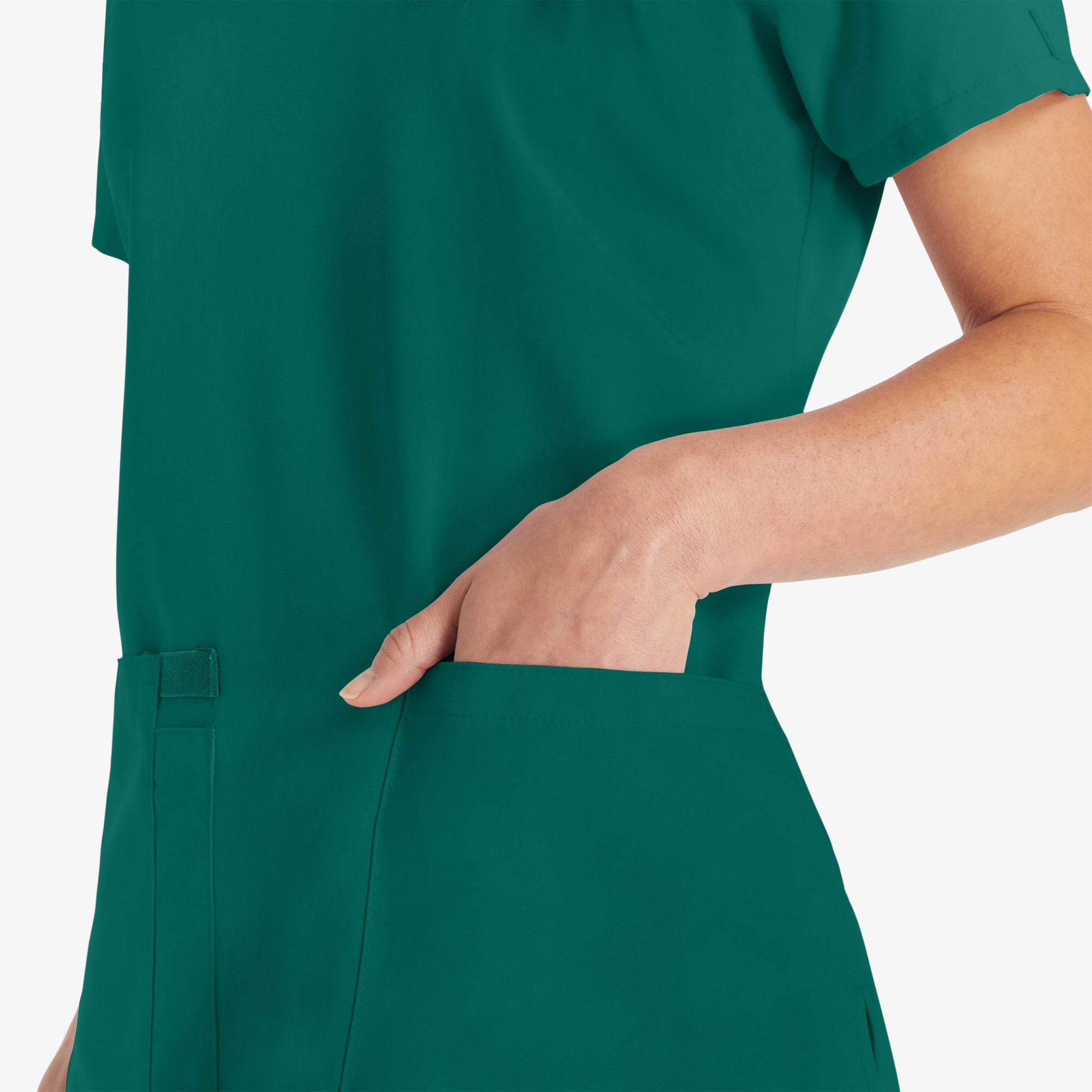 Women's EDS Essentials V-Neck Scrub Top - 图片 8