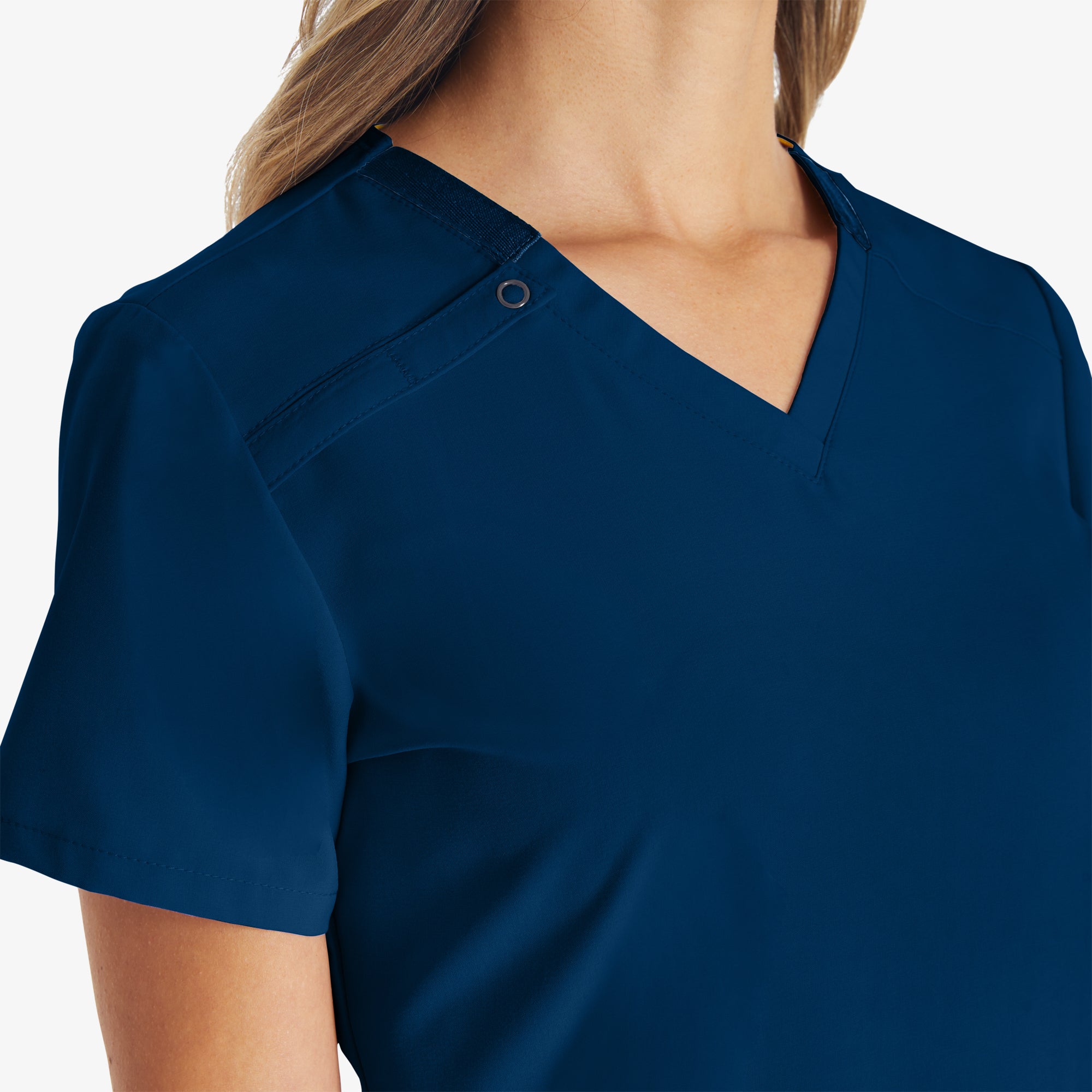 Women's EDS Essentials V-Neck Scrub Top - 图片 7