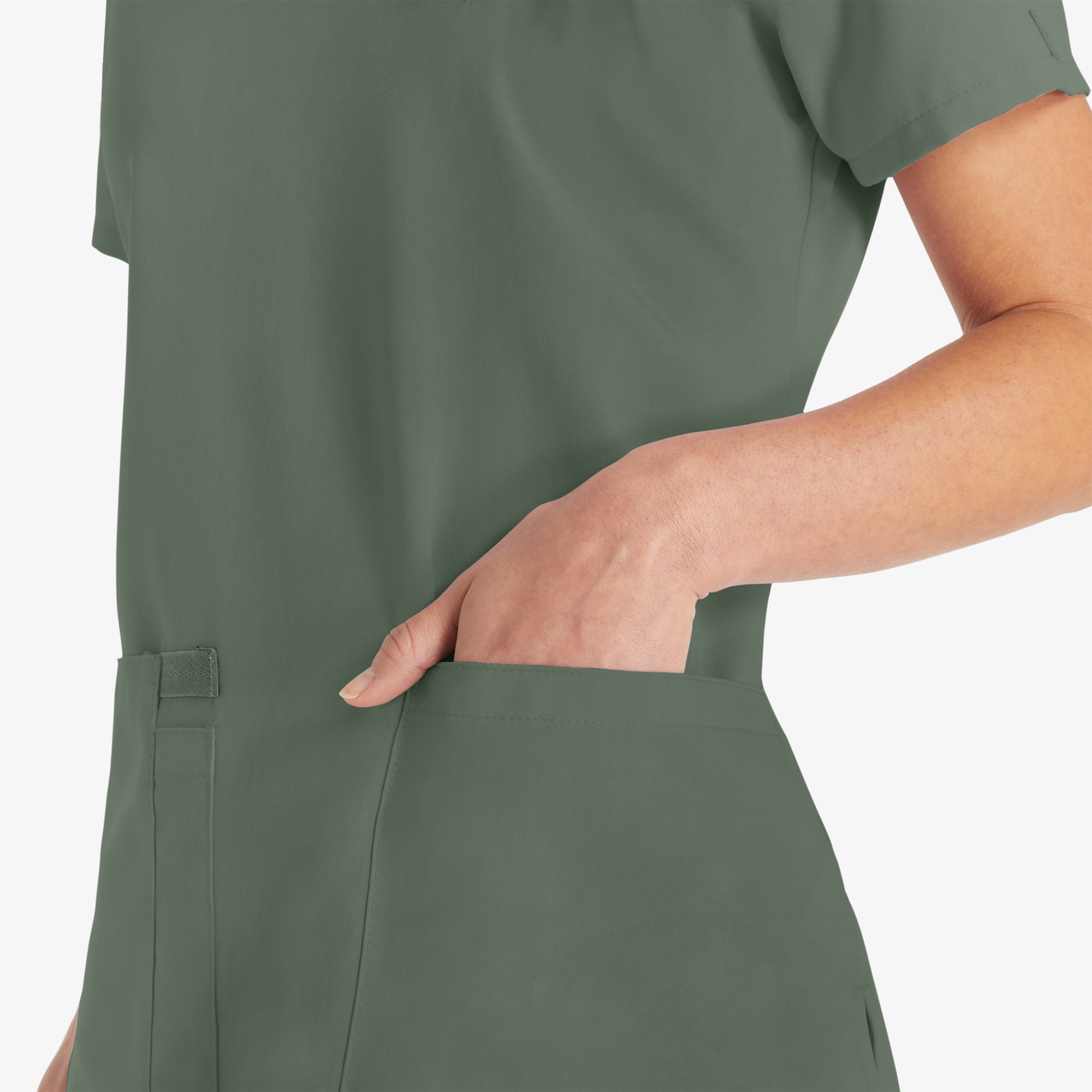 Women's EDS Essentials V-Neck Scrub Top - 图片 8