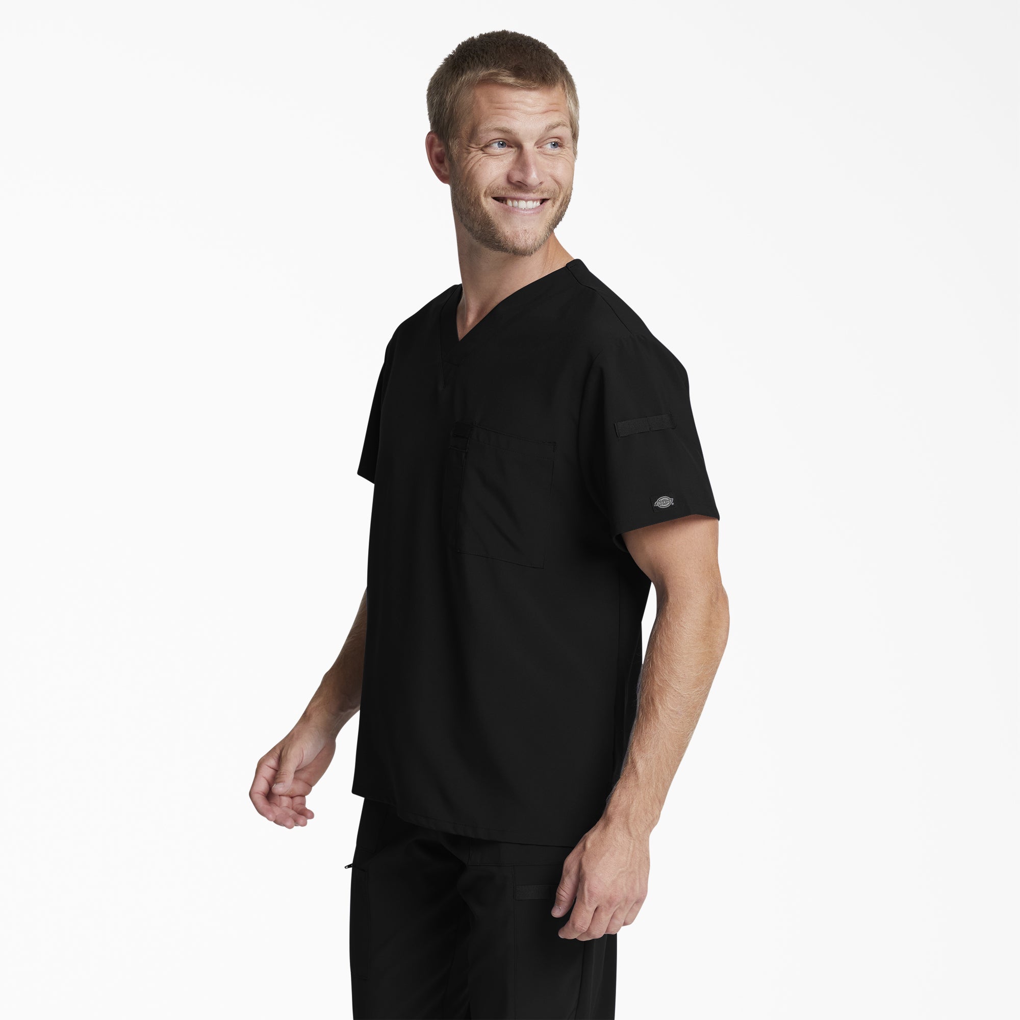 Men's EDS Essentials Tuckable V-Neck Scrub Top - 图片 3