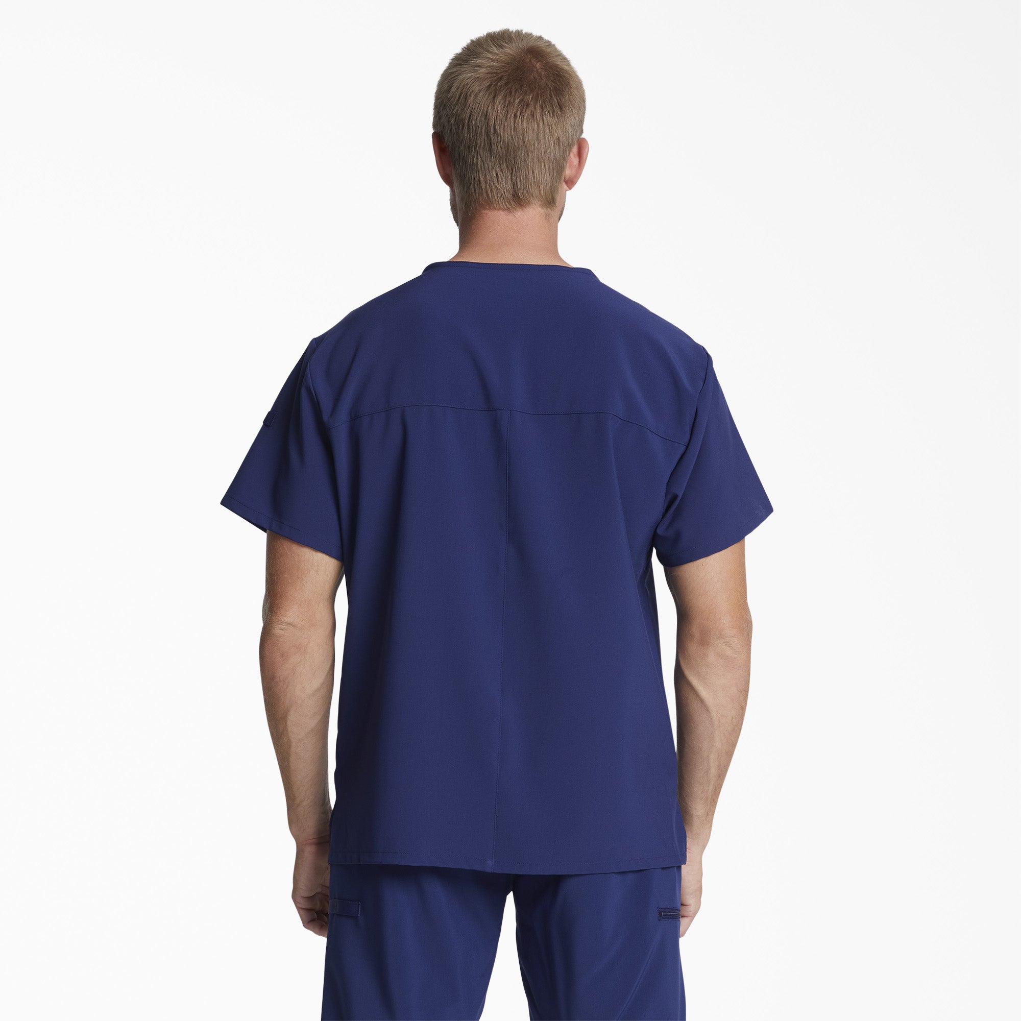 Men's EDS Essentials Tuckable V-Neck Scrub Top - 图片 2