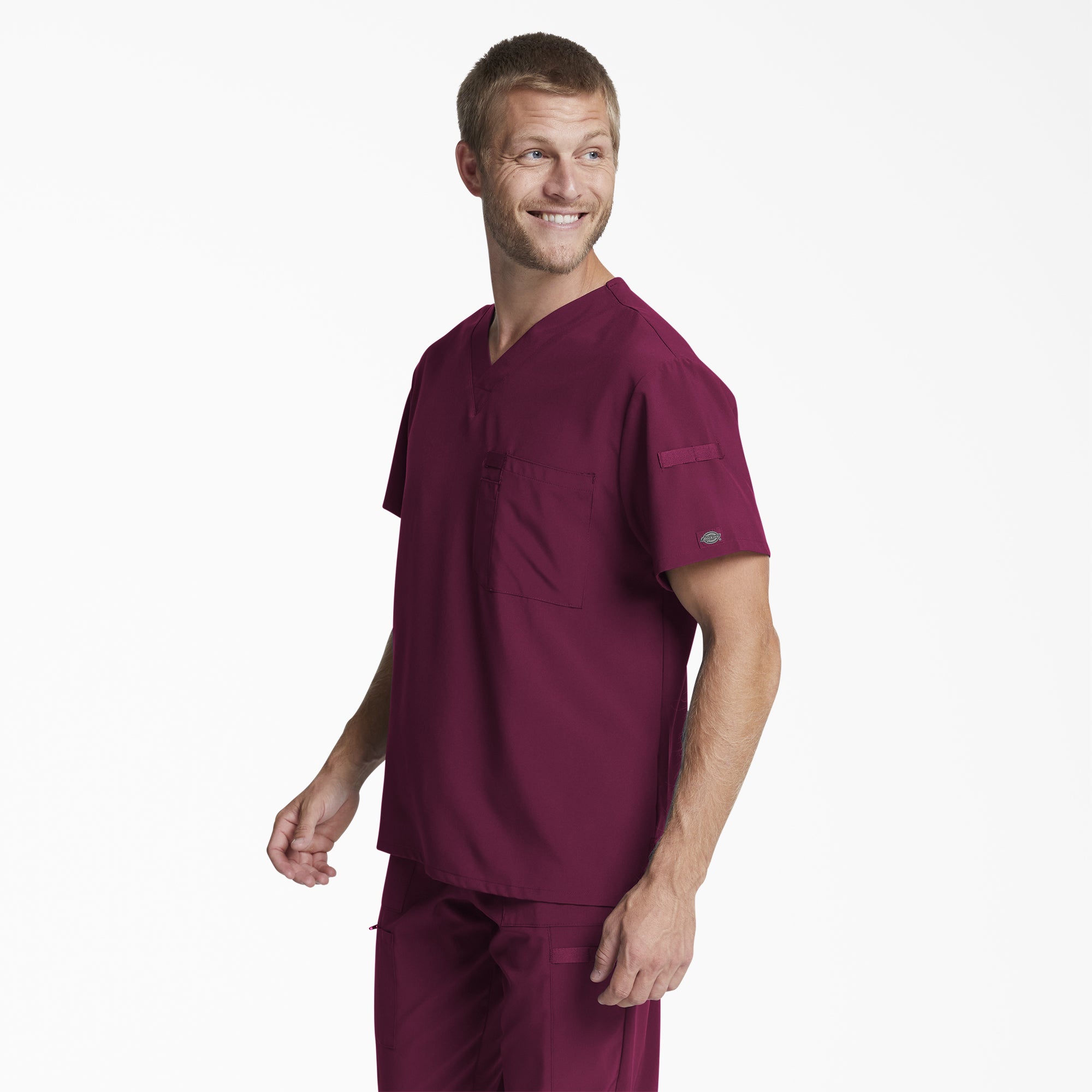 Men's EDS Essentials Tuckable V-Neck Scrub Top - 图片 3