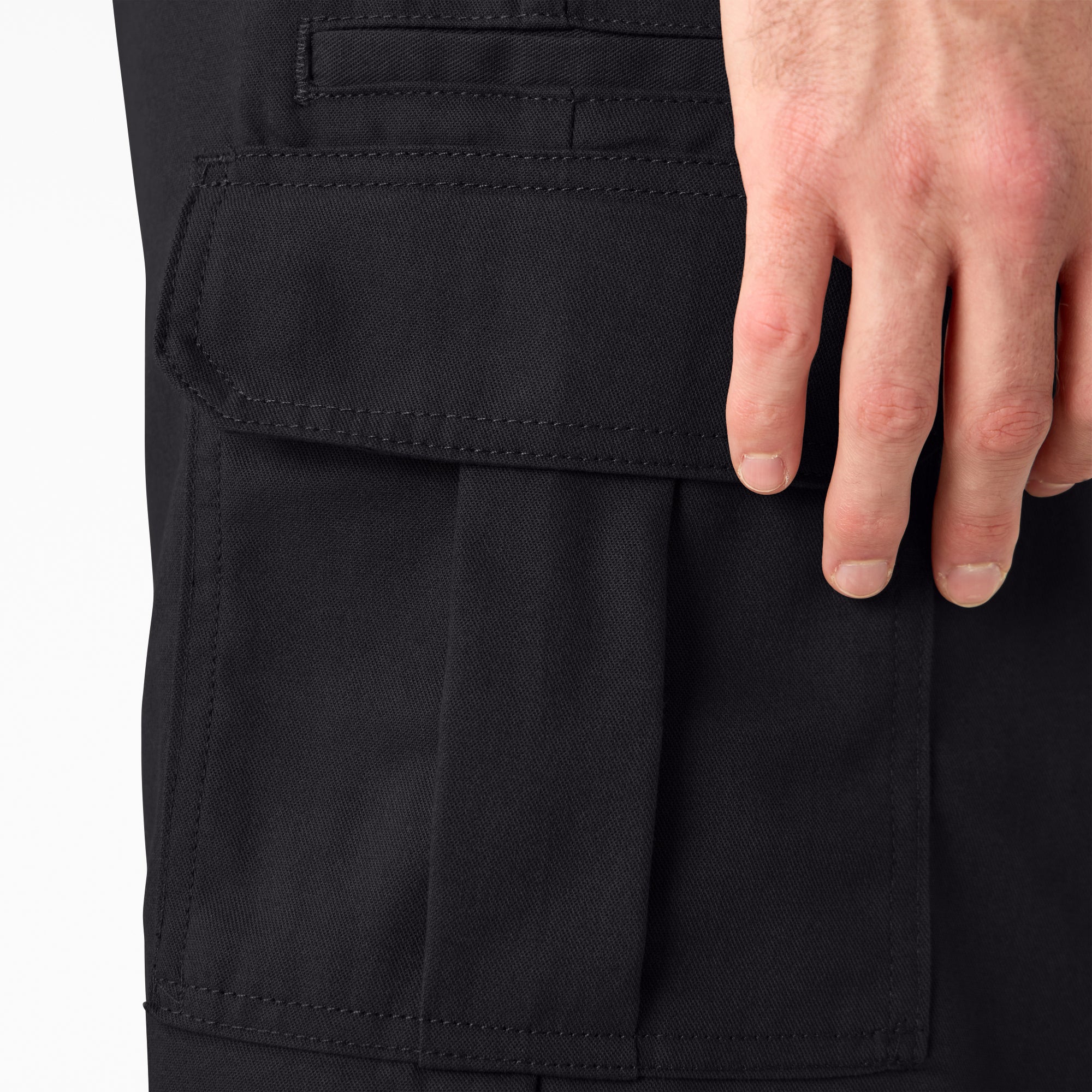 FLEX Relaxed Fit Cargo Shorts. 13 - 图片 9